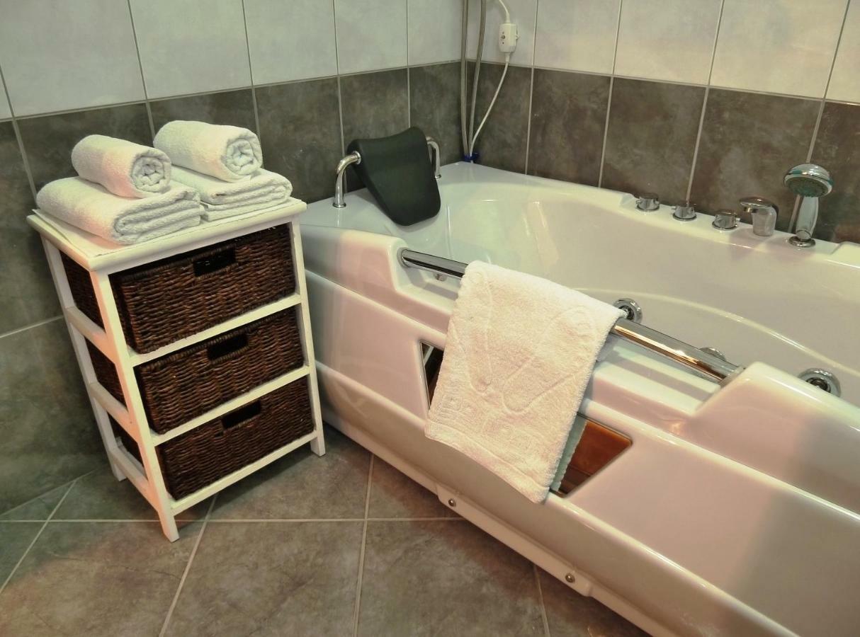 Nice Apartment & Room In 챠브타트 외부 사진