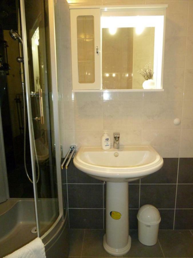 Nice Apartment & Room In 챠브타트 외부 사진